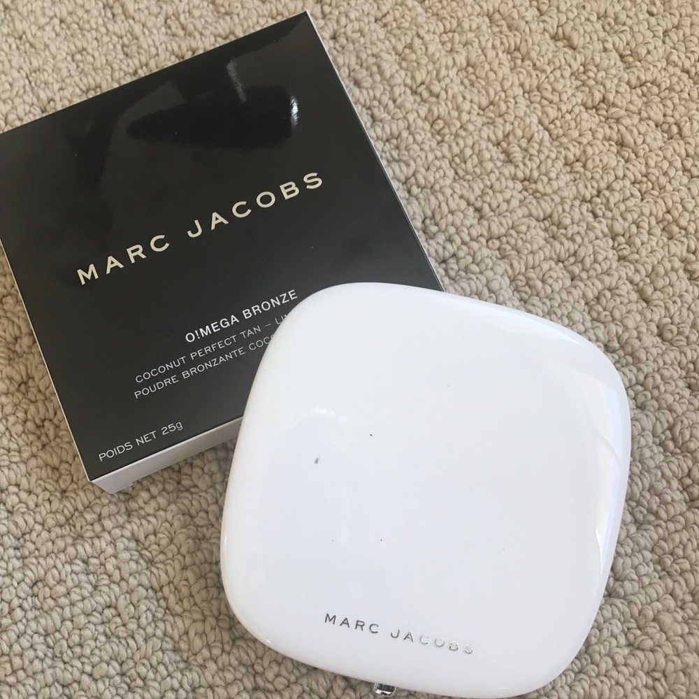 SOLD!Marc Jacobs tan-tastic O!mega Coconut Bronzer